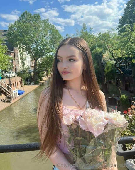 angelelizabeth28 ヌードのポルノスター 写真