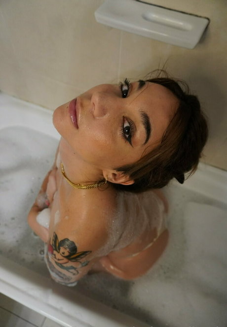 lucianamilessix 美しいスター 画像