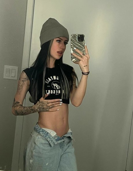 汚れた足オンリーファンズ セクシーヌード 画像