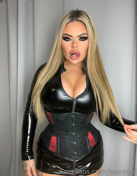 ワークアウト オンリーファンズ ホットセックス 写真