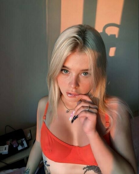 valentina reina 高品質モデル 画像