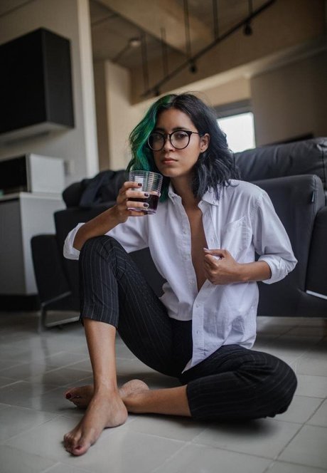 Sailor Gwen ヌードモデル 写真