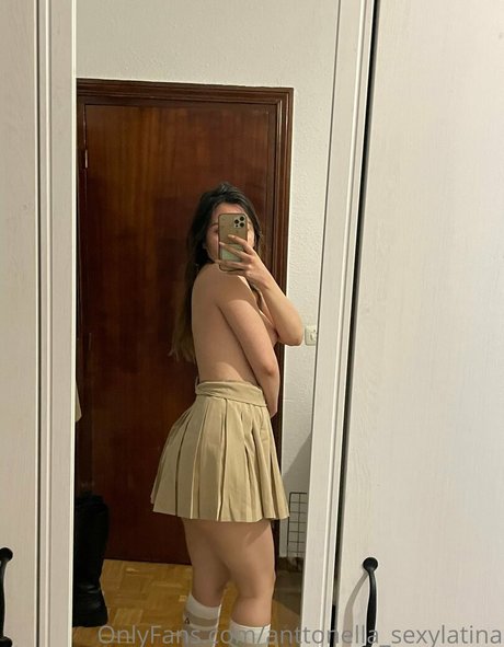 赤毛の熟女オンリーファンズ アートヌード 画像