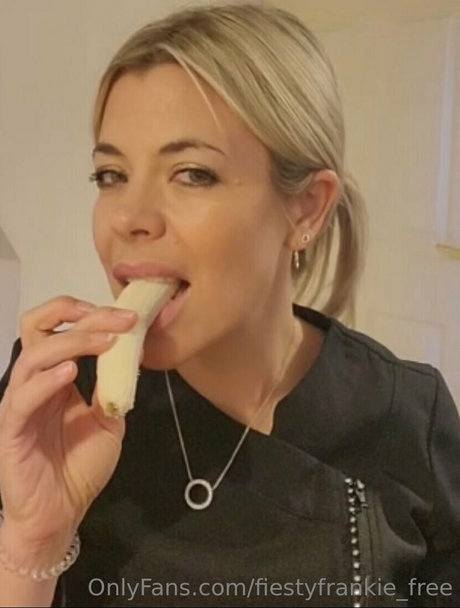 fiestyfrankie free ヌードのポルノスター 画像