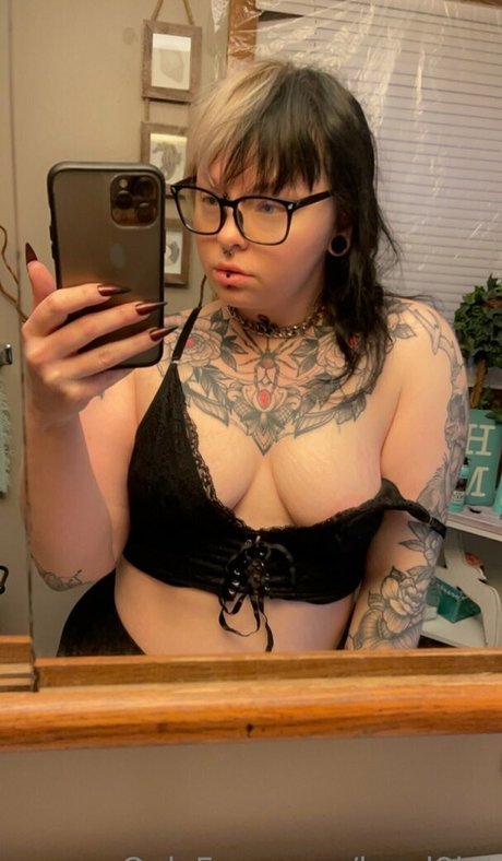 reaghanblackhart ポルノスター 写真