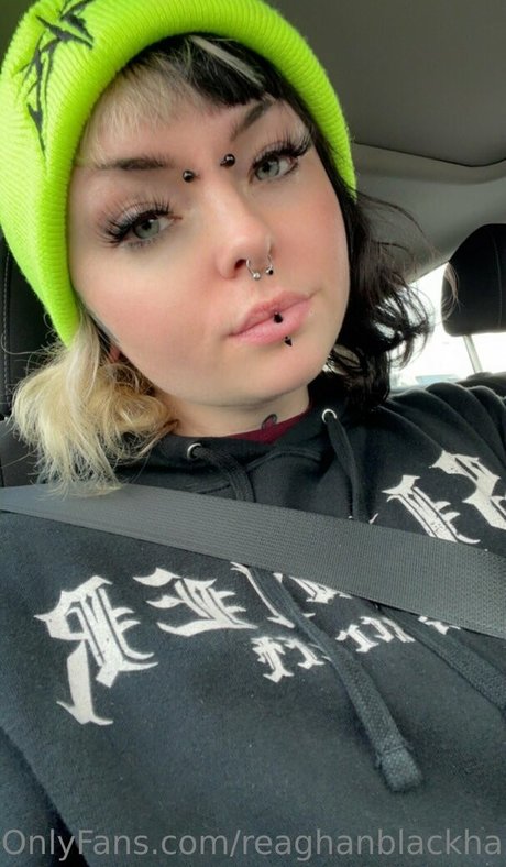 reaghanblackhart アートモデル 画像