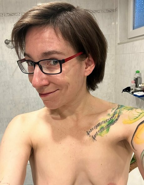 starkandkinky ヌードのポルノスター 写真