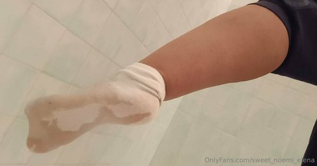 sweet noemi elena セックス女優 写真