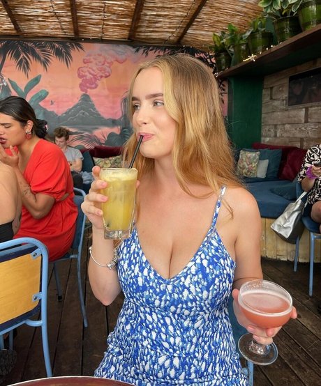 Aluca Jones xxxポルノスター 写真