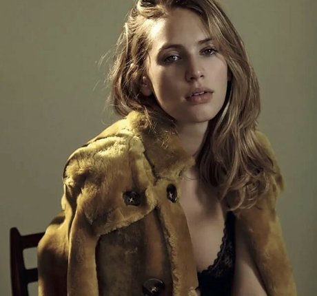 Dylan Penn セクシーなスター ギャラリー