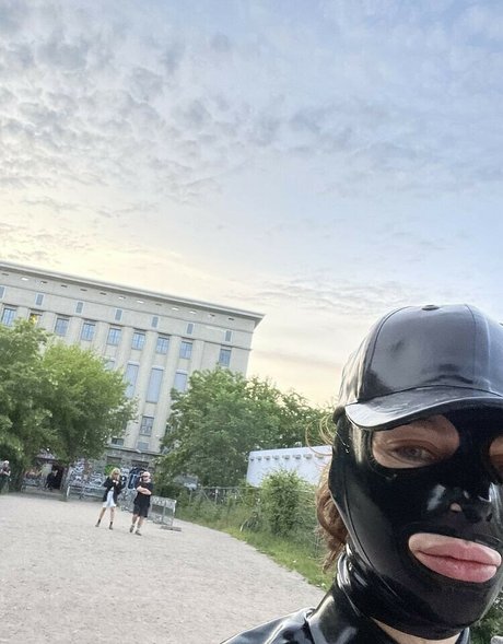 Gummipuppet 美しいモデル 画像