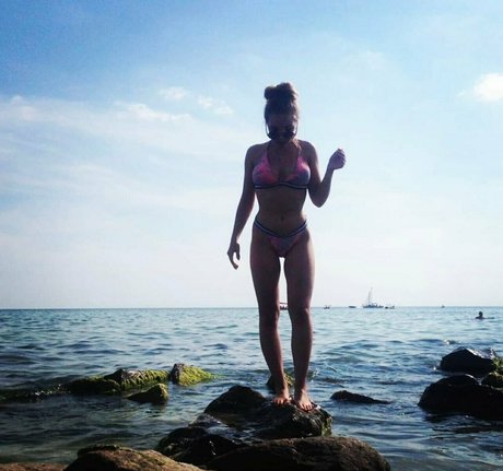 アジアン・エボニー・オンリーファンズ ポルノ 写真