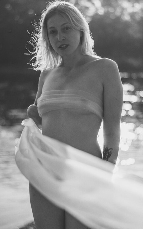 妊娠中のアジア人オンリーファンズ 美しいxxx 写真