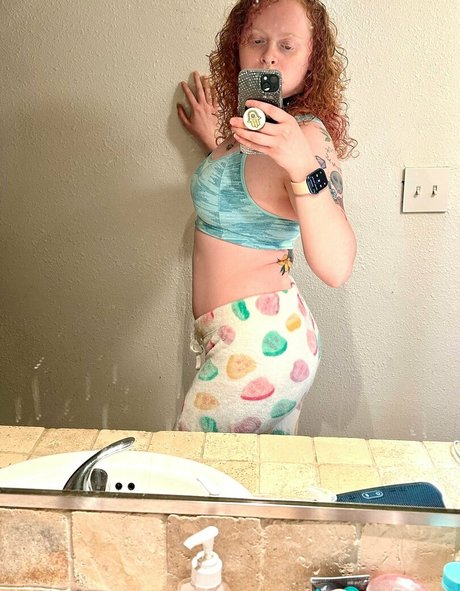 オンリーファンズでのセクスティング セクシー裸 画像