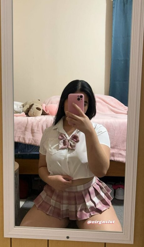 virgnslut ヌードのポルノスター 画像