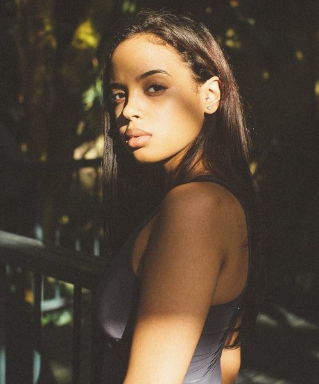 Madwavyy アートポルノスター 画像