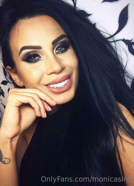 monicasins セックスモデル 写真