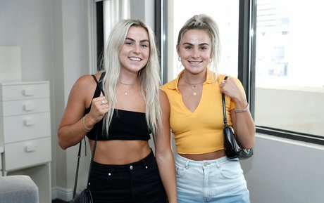 Cavinder Twins 美しいポルノスター ギャラリー