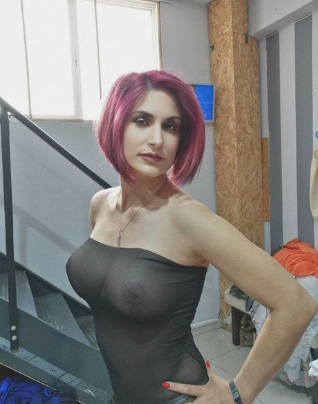 elenaxatzi アートモデル アーカイブ