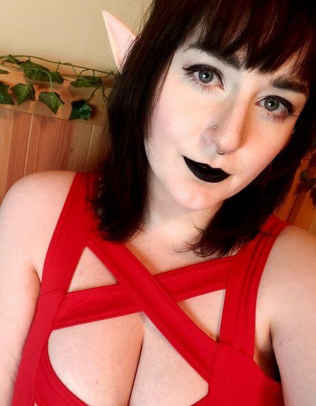 avidscreamer 裸のスター 画像