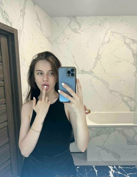 lanaannx 美しいポルノスター 写真