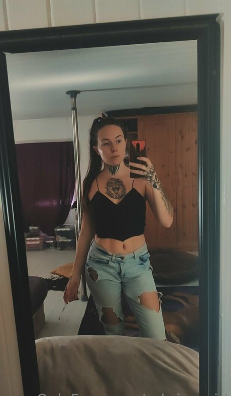 schrimpgirl かわいいポルノスター 写真