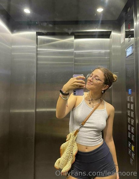 ピアス乳首オンリーファンズ ホット裸 アーカイブ