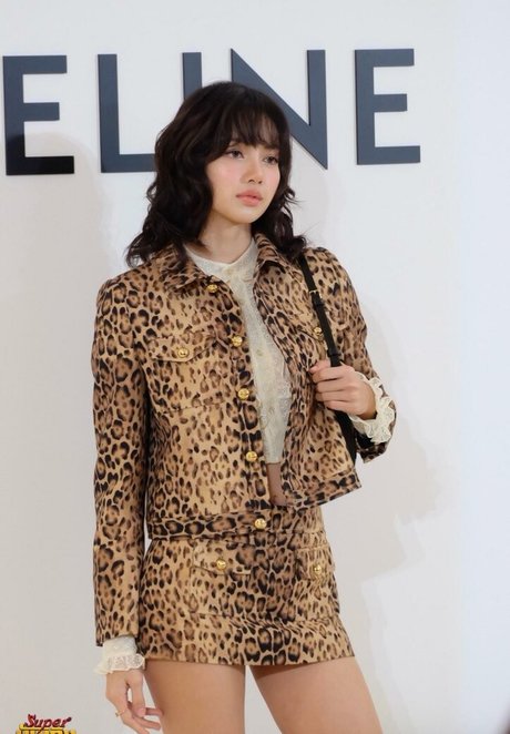 Lisa Manoban 無料のスター アーカイブ