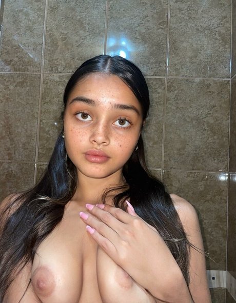 Petitelexi4ever アダルトモデル ギャラリー