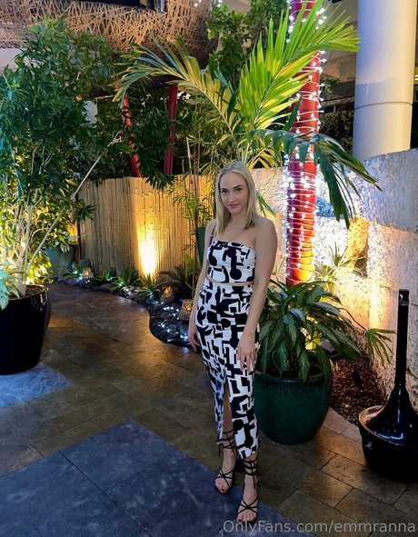 emmranna ポルノモデル 写真