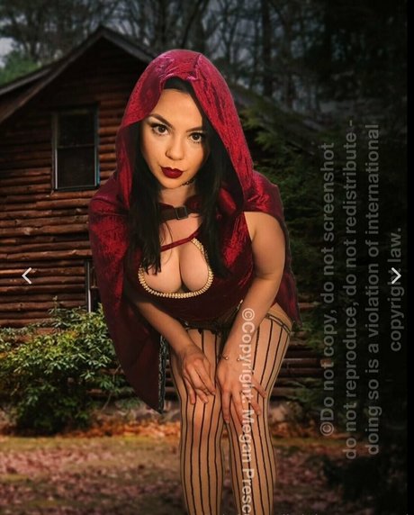 ヌード教師オンリーファンズ ヌード 写真