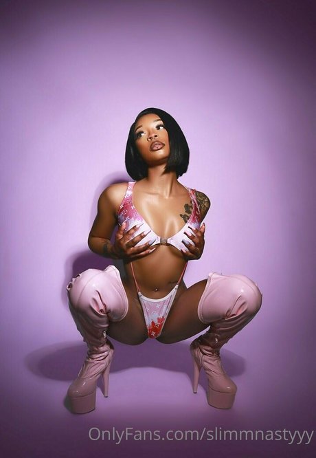 毛深い足のOnlyFans ポルノ 写真