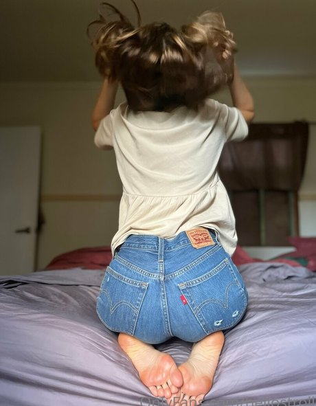 hellostroll ポルノモデル 画像