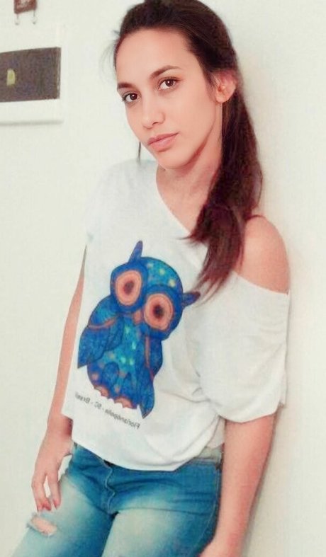 Melani Poisa 無料のスター ギャラリー