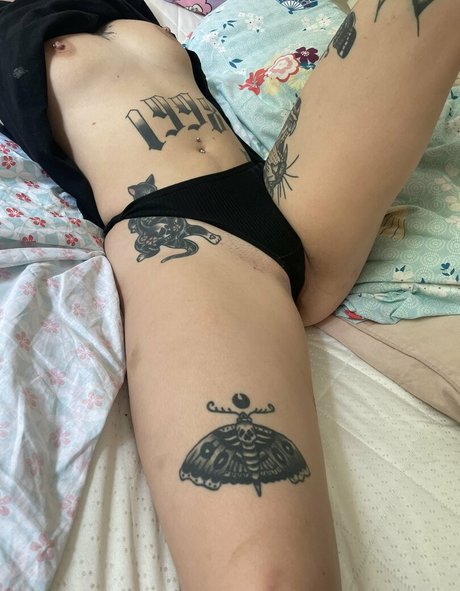 巨乳の黒人女性オンリーファンズ パーフェクト 画像