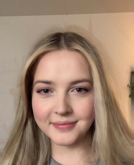 Maya V Henry スター ヌード ギャラリー