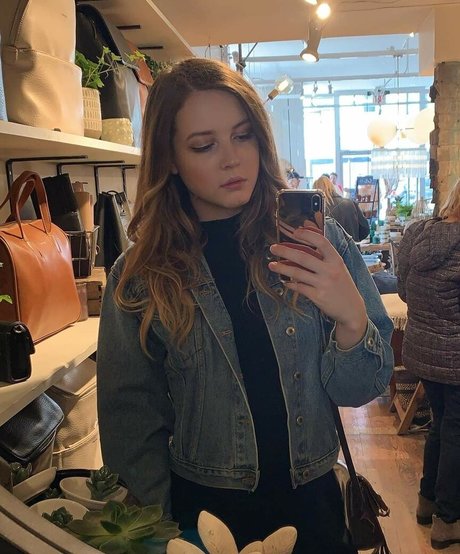 Maya V Henry 裸のスター 写真