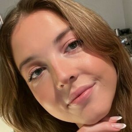 Maya V Henry ヌードスター アーカイブ