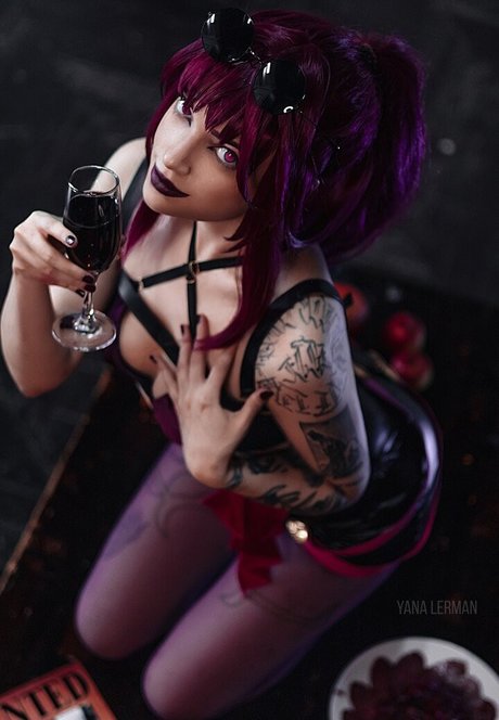 英国のティーンオンリーファン ホットヌード 写真