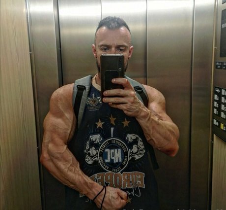 大きな乳首オンリーファンズ 無料ポルノ 写真