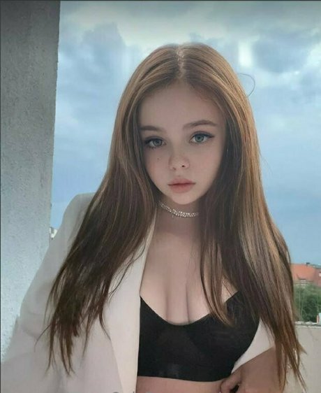 曲線美のクーガーOnlyFans ホットヌード 写真