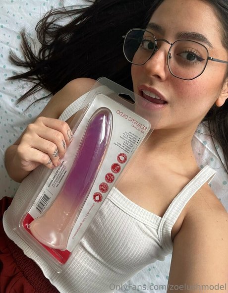 zoelushmodel セクシーなスター 写真