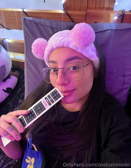 金髪レズビアンオンリーファンズ アートヌード 画像