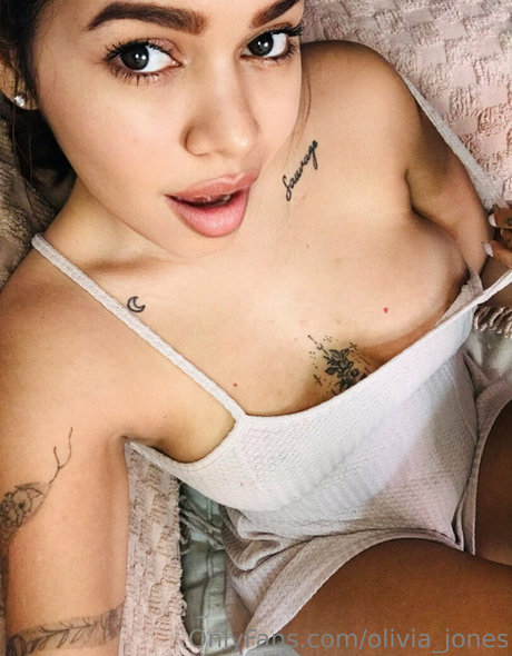 olivia jones2 xxxスター アーカイブ