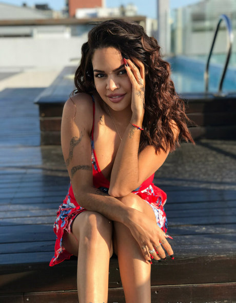 olivia jones2 エロティックモデル 画像