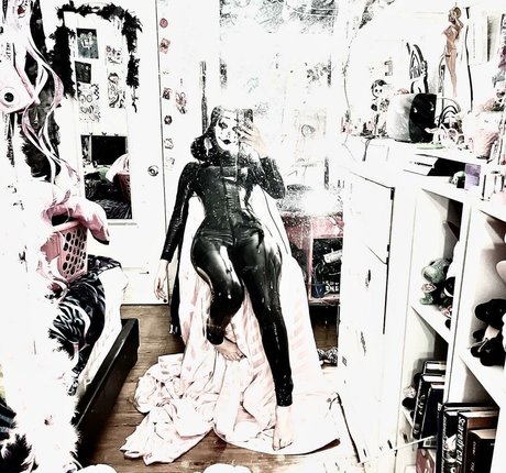 Zirakillz 最高の女優 ギャラリー