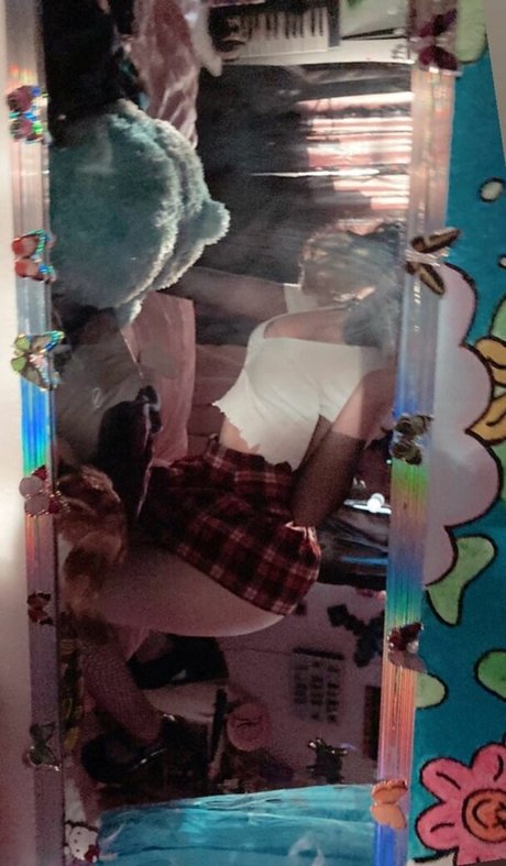 Zirakillz エロティック女優 写真