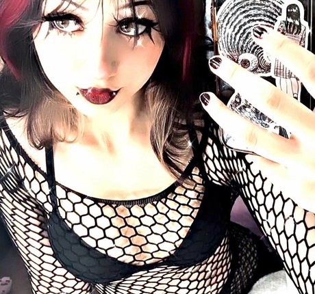 Zirakillz ポルノ女優 写真