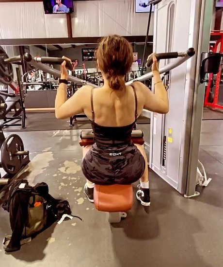 Chloe Flores ポルノスター 素敵 写真