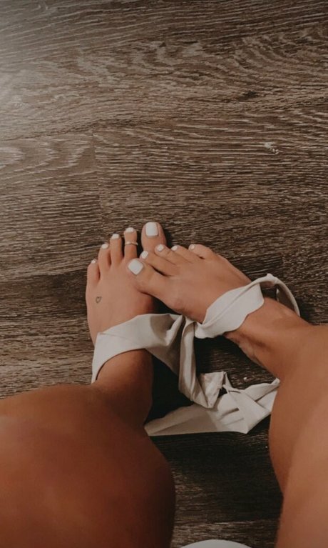 ヌード教師オンリーファンズ ヌード 写真